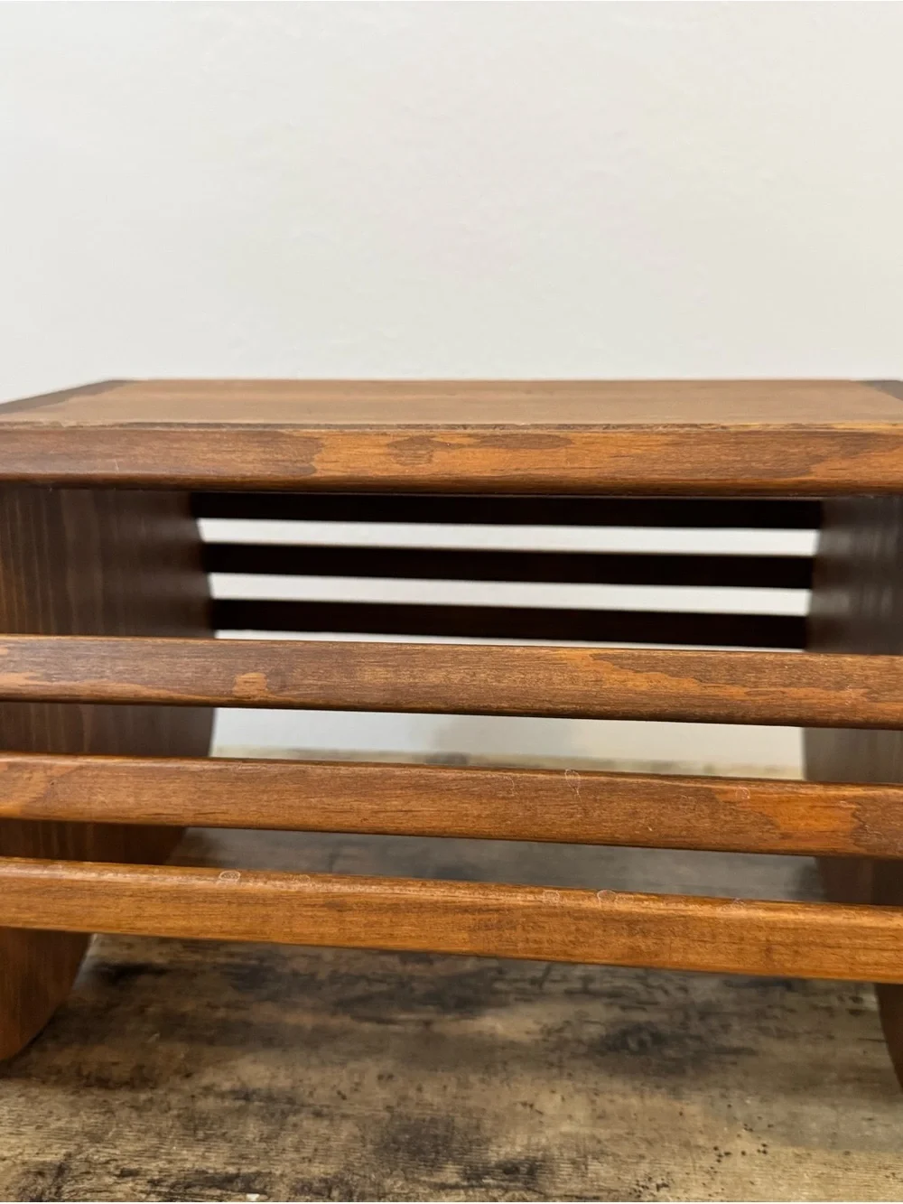 Vintage Heart-Shaped Wooden Slatted Storage Crate / Magazine Rack